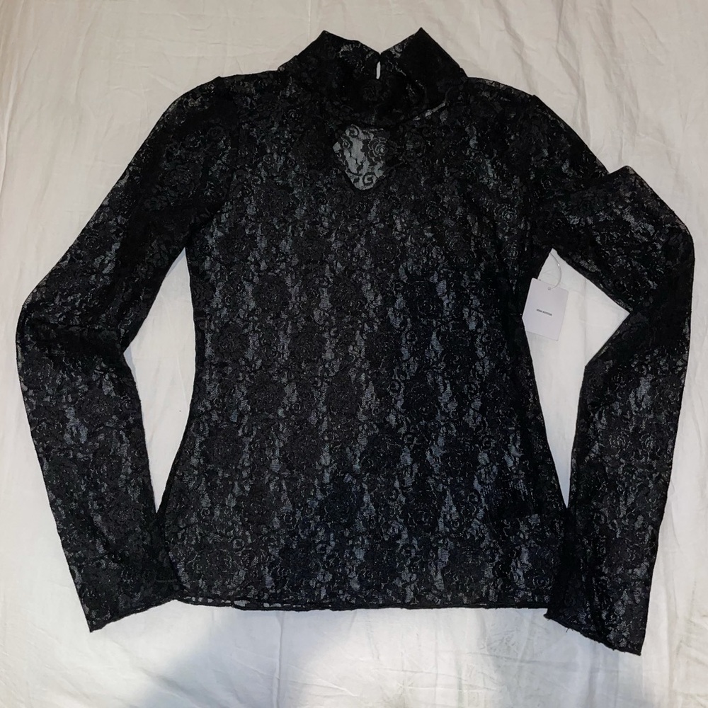 Long sleeve lace top.